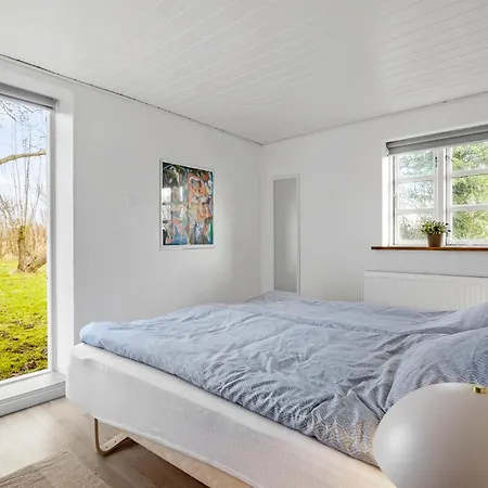 2 Bedroom In Aakirkeby Åkirkeby