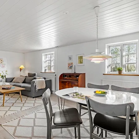 2 Bedroom In Aakirkeby *