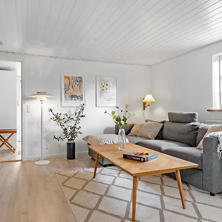 2 Bedroom In Aakirkeby Åkirkeby
