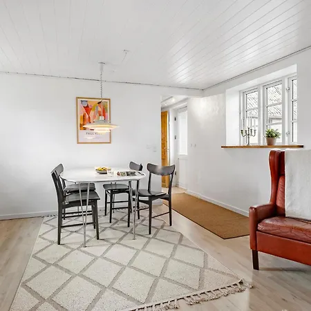 2 Bedroom In Aakirkeby * Åkirkeby