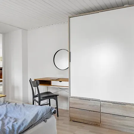 2 Bedroom In Aakirkeby Lägenhet