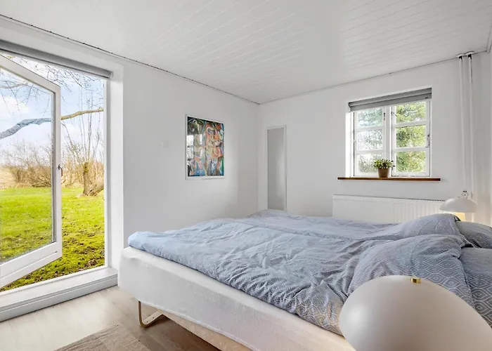 2 Bedroom In Aakirkeby Åkirkeby