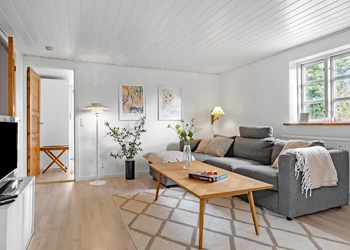 2 Bedroom In Aakirkeby Åkirkeby